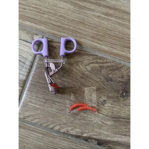 Tower 28 Eyelash Curler, Pinch Free Standard, Purple w/ Red Replacements
